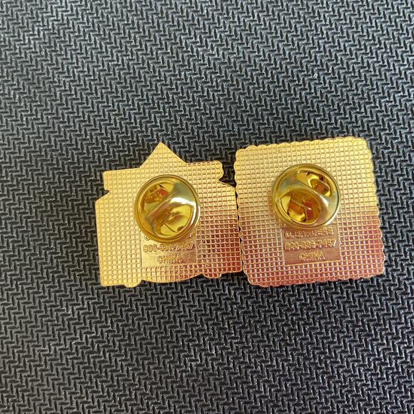 Sahib Shrine Circus Mom and Dad Pin 2001 Collectors Pins with Backs Great Cond. - Picture 5 of 6